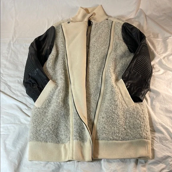 Marc By Marc Jacobs Beautiful Cream and Black Long Boucle Jacket - Picture 2 of 12